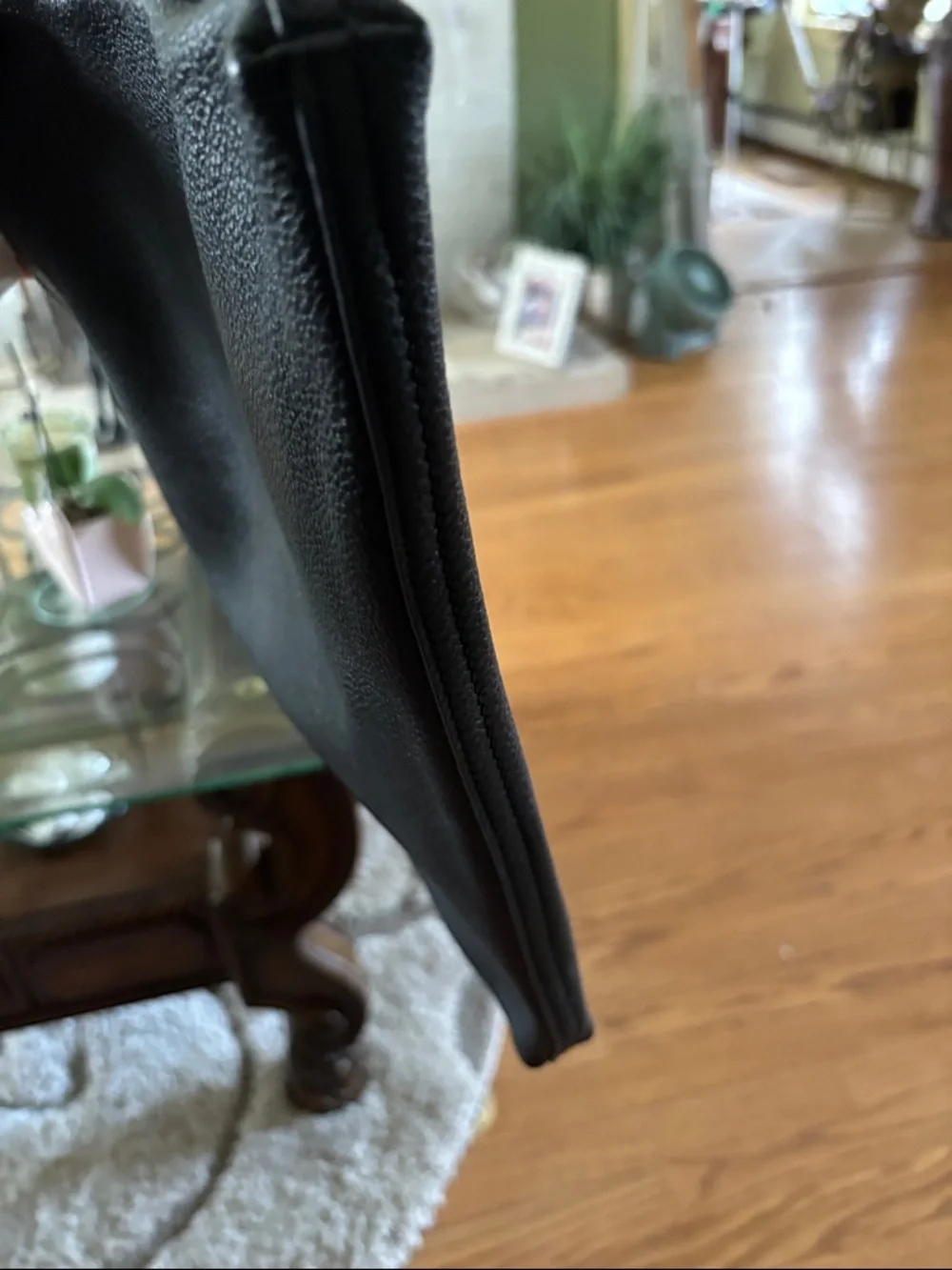 Gucci Black Leather Logo Classic Clutch with Green-Red Stripe - Picture 8 of 10